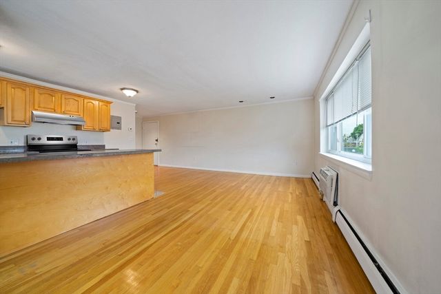 425 S Huntington Ave 8, Boston, MA 02130