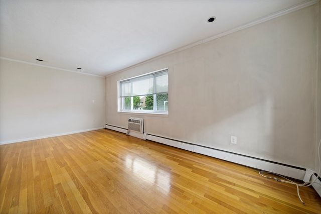 425 S Huntington Ave 8, Boston, MA 02130