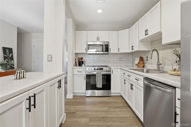 2301 E Fremont Avenue S10, Centennial, CO 80122