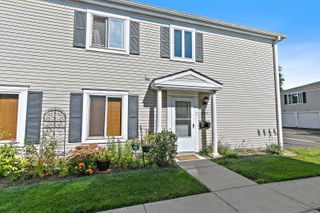 1037 Cove Drive 135D, Prospect Heights, IL 60070