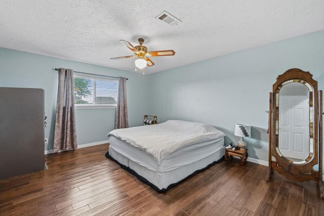 12102 Cherry Point Drive, Mont Belvieu, TX 77535