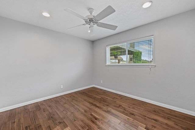 12102 Cherry Point Drive, Mont Belvieu, TX 77535