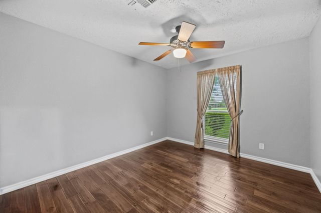 12102 Cherry Point Drive, Mont Belvieu, TX 77535