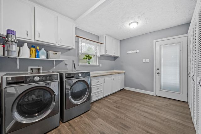 12102 Cherry Point Drive, Mont Belvieu, TX 77535