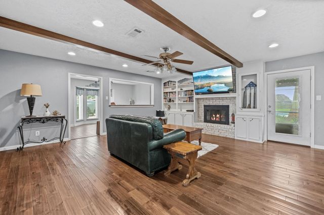 12102 Cherry Point Drive, Mont Belvieu, TX 77535