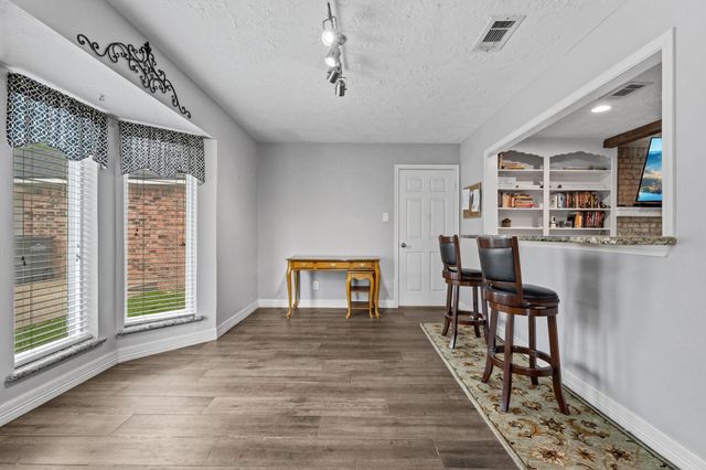 12102 Cherry Point Drive, Mont Belvieu, TX 77535