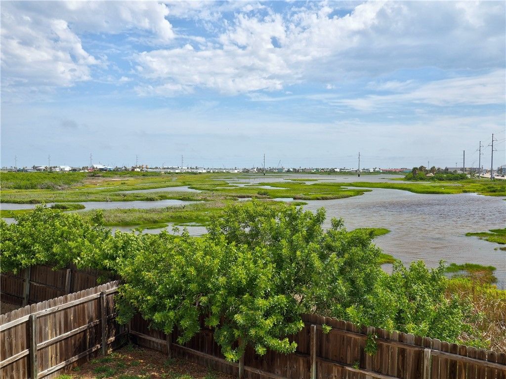 100 Glover Blvd 103, Port Aransas, TX 78373 — photo 4