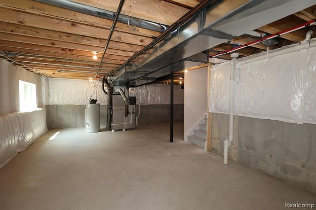 423 Hidden River, Holly, MI 48442