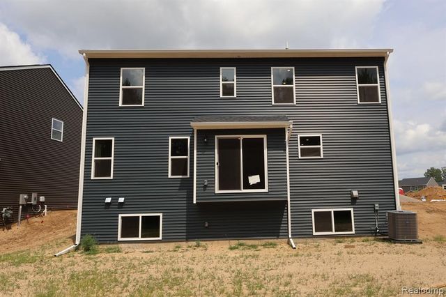 423 Hidden River, Holly, MI 48442