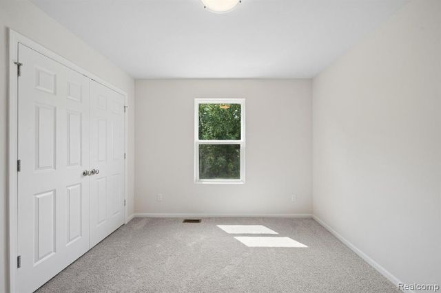 423 Hidden River, Holly, MI 48442