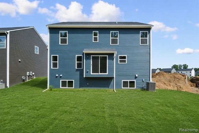 423 Hidden River, Holly, MI 48442