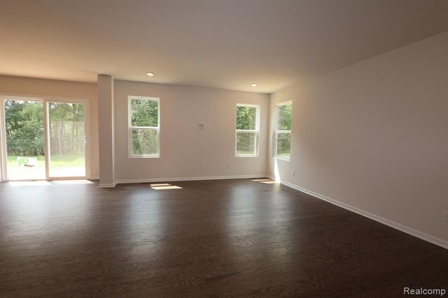 423 Hidden River, Holly, MI 48442