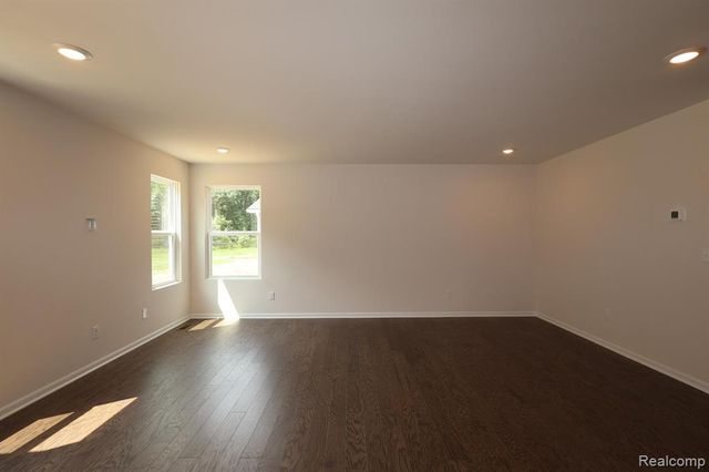 423 Hidden River, Holly, MI 48442