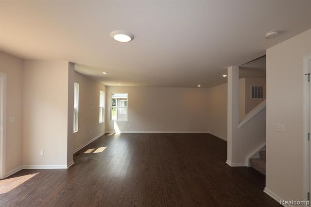 423 Hidden River, Holly, MI 48442