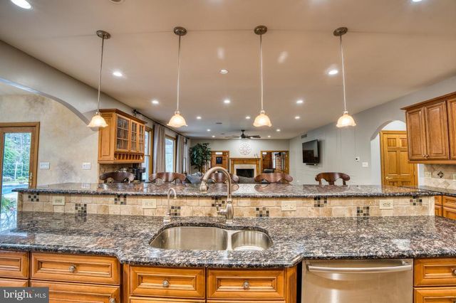 2431 6TH AVE, Hammonton, NJ 08037