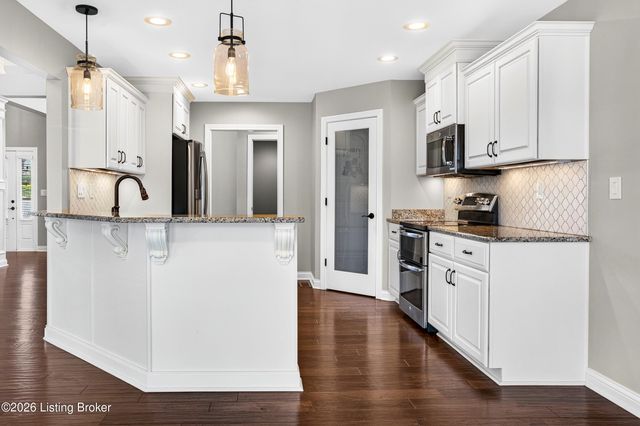 510 Academy Ridge Pl, Louisville, KY 40245