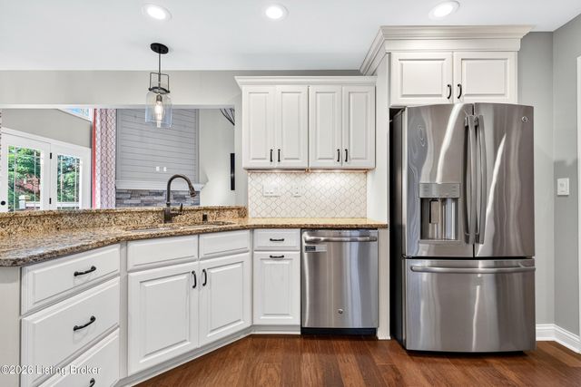 510 Academy Ridge Pl, Louisville, KY 40245