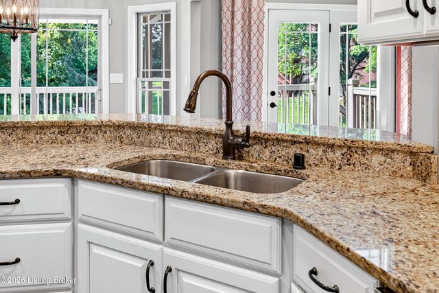510 Academy Ridge Pl, Louisville, KY 40245