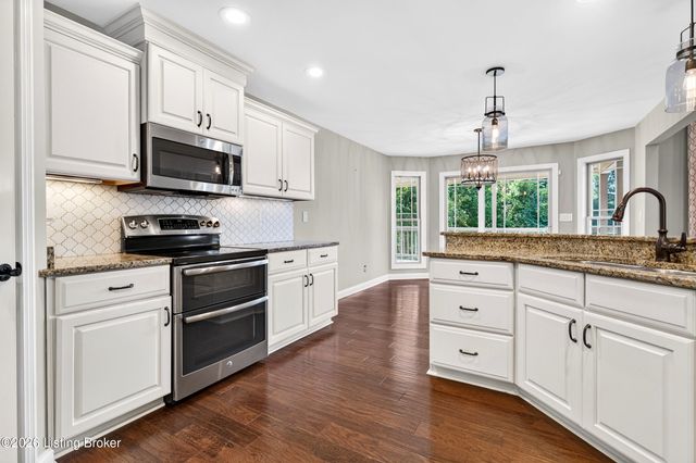 510 Academy Ridge Pl, Louisville, KY 40245