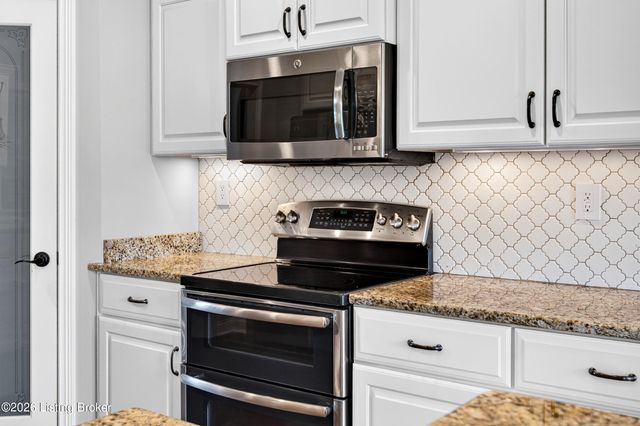 510 Academy Ridge Pl, Louisville, KY 40245