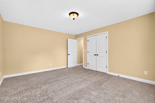 510 Academy Ridge Pl, Louisville, KY 40245