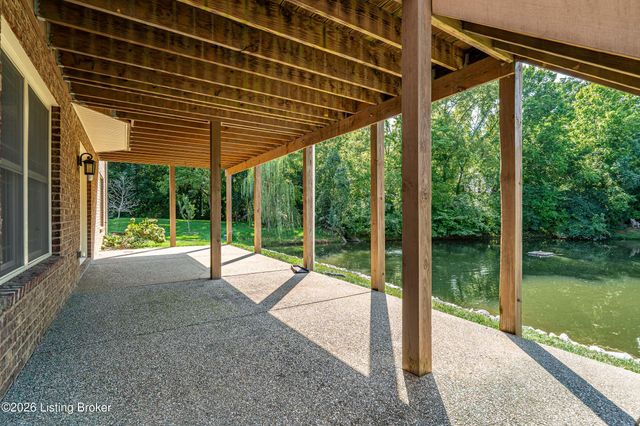 510 Academy Ridge Pl, Louisville, KY 40245