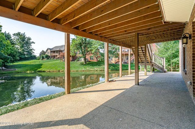 510 Academy Ridge Pl, Louisville, KY 40245