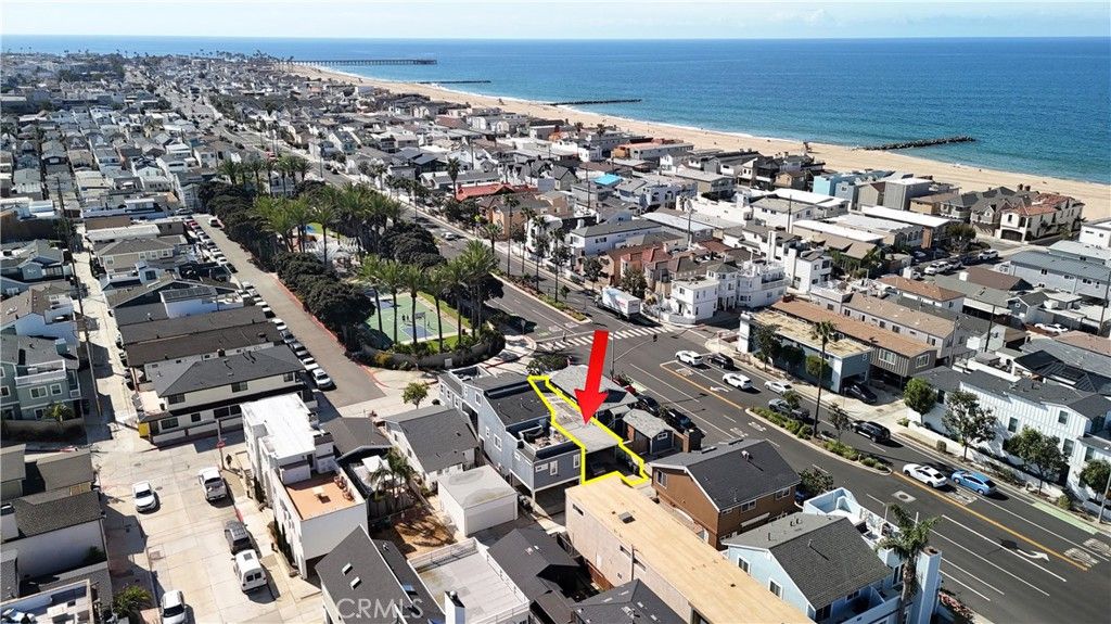 Image 3 of property listing at 207 38th Street, Newport Beach, CA 92663