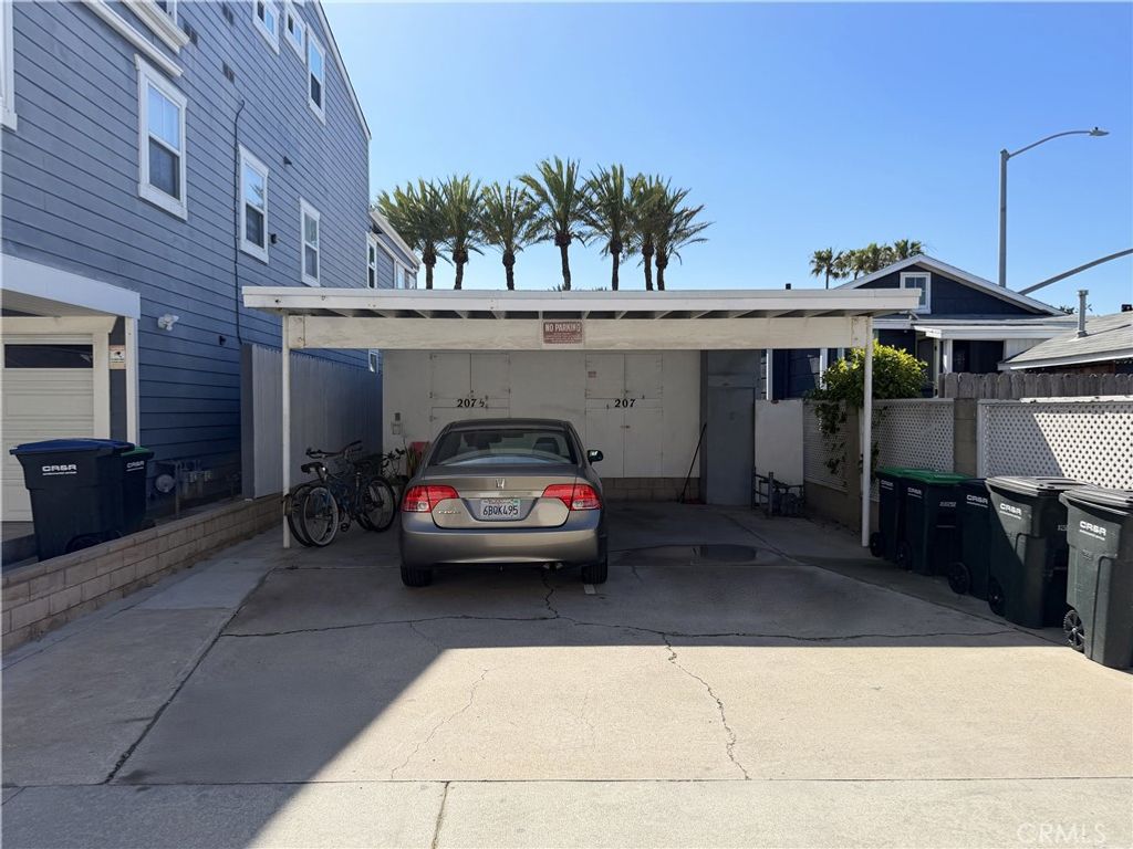 Image 8 of property listing at 207 38th Street, Newport Beach, CA 92663