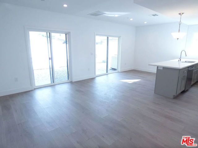 1256 N Hobart Boulevard, Los Angeles, CA 90029