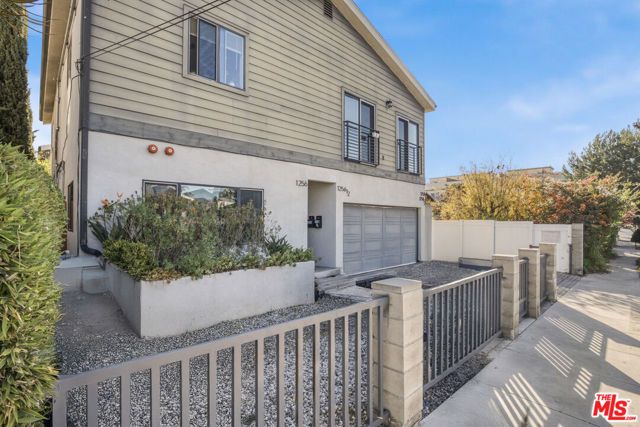 1256 N Hobart Boulevard, Los Angeles, CA 90029