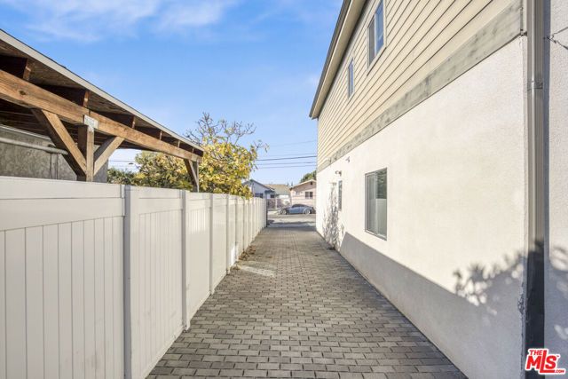 1256 N Hobart Boulevard, Los Angeles, CA 90029