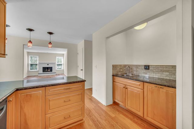 1100 LOCKWOOD Drive, Buffalo Grove, IL 60089