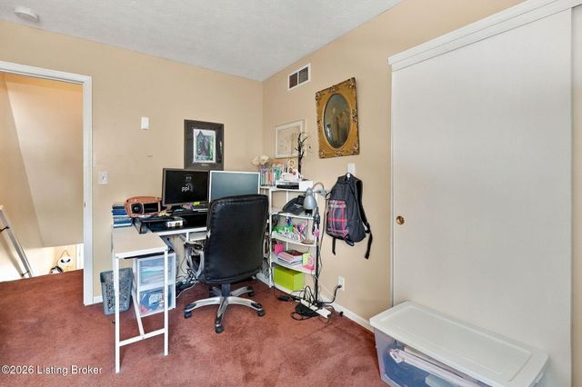 11101 Deer Haven Ct, Louisville, KY 40229