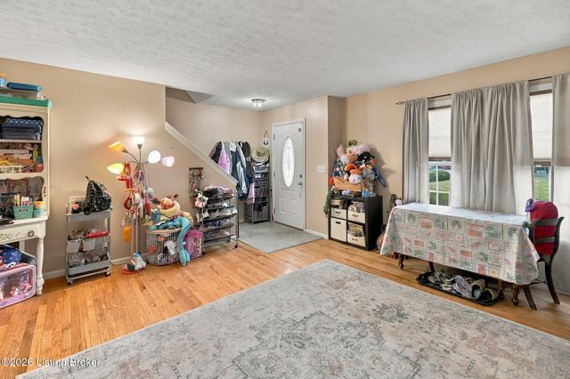 11101 Deer Haven Ct, Louisville, KY 40229
