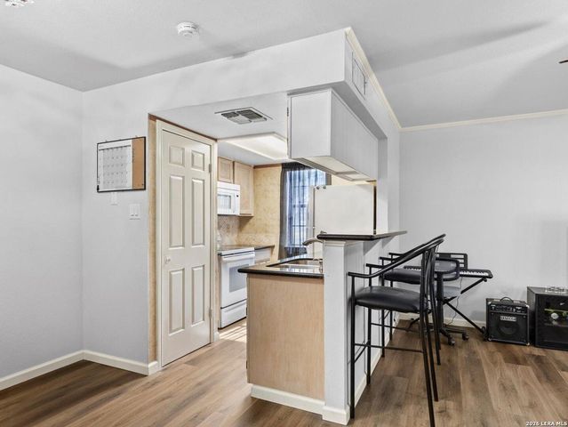 11610 Vance Jackson Rd Apt 119, San Antonio, TX 78230