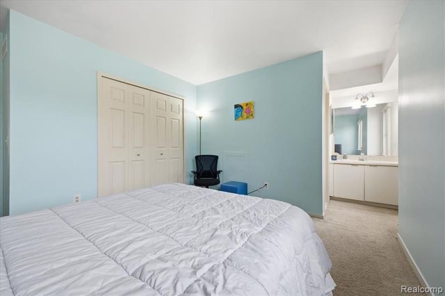 678 Highgate, Rochester Hills, MI 48307