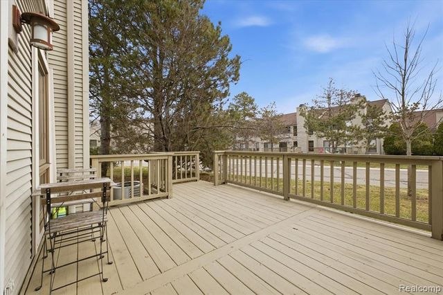 678 Highgate, Rochester Hills, MI 48307