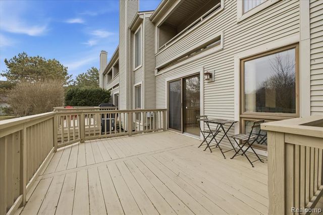 678 Highgate, Rochester Hills, MI 48307