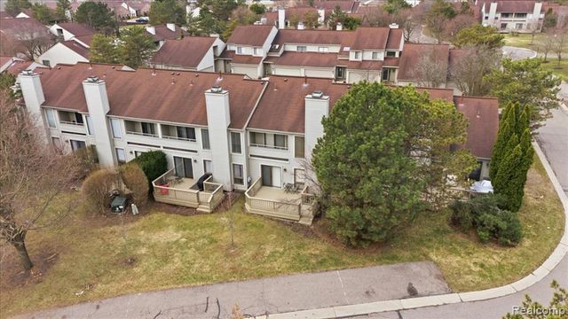 678 Highgate, Rochester Hills, MI 48307