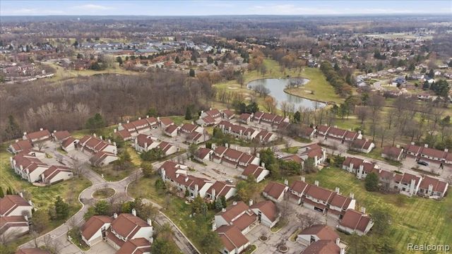 678 Highgate, Rochester Hills, MI 48307