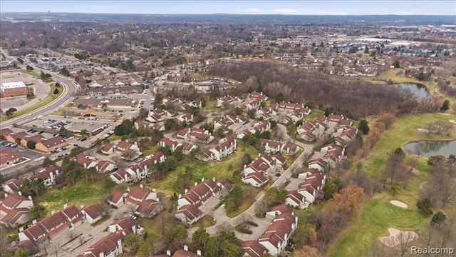 678 Highgate, Rochester Hills, MI 48307