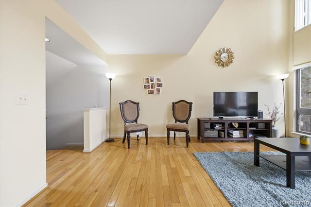 678 Highgate, Rochester Hills, MI 48307