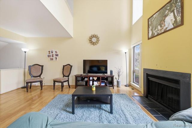 678 Highgate, Rochester Hills, MI 48307