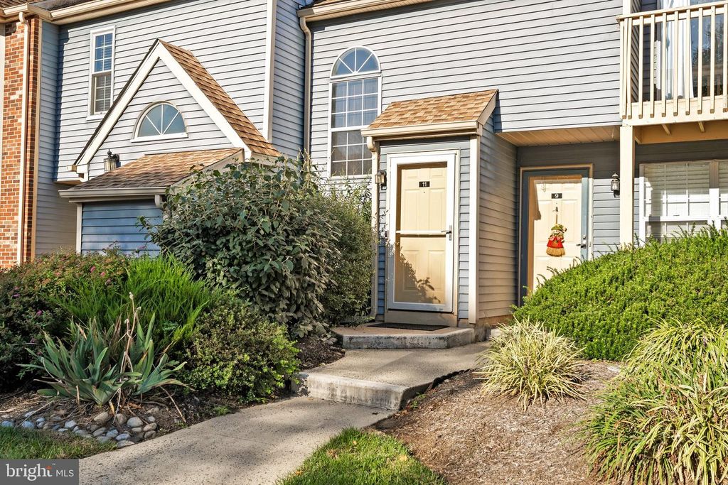 11 TILIA CT, HAMILTON, NJ 08690 — exterior