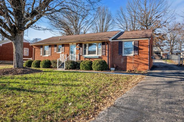 555 Ashe Ave, New Johnsonville, TN 37134