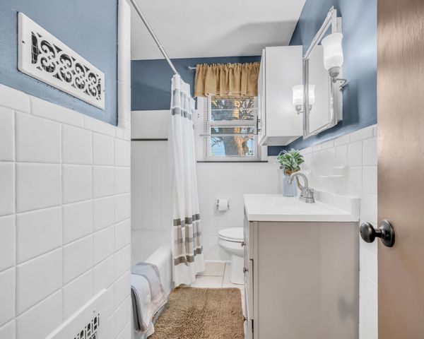 555 Ashe Ave, New Johnsonville, TN 37134