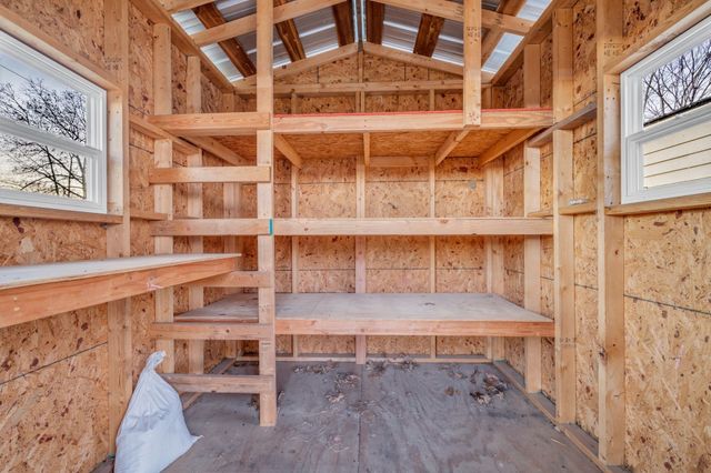 555 Ashe Ave, New Johnsonville, TN 37134