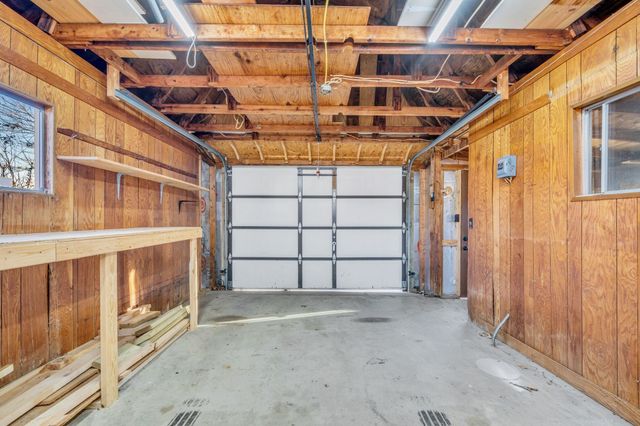 555 Ashe Ave, New Johnsonville, TN 37134