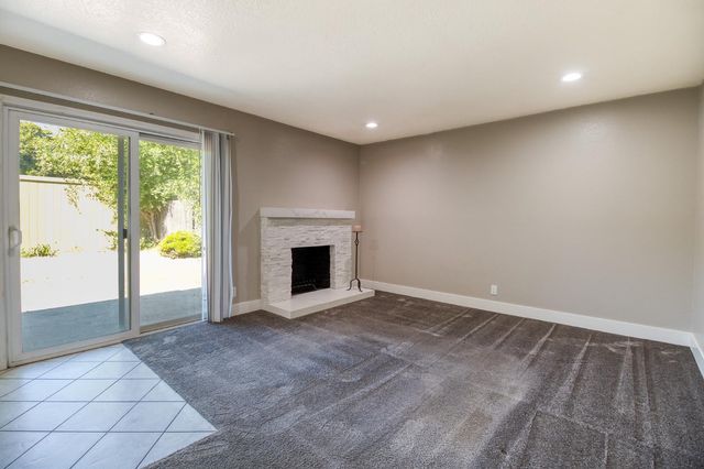 6829 Gordon Ct, Stockton, CA 95219